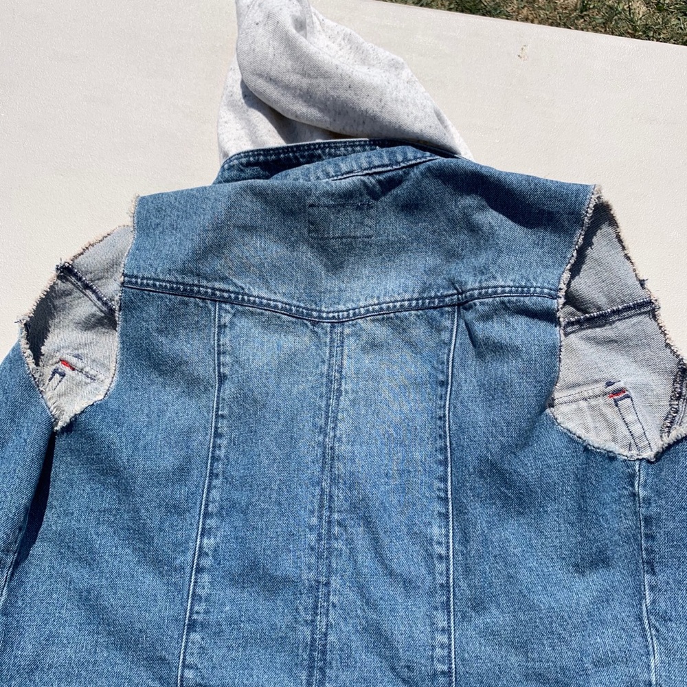 Vest - Picture 3 of 3